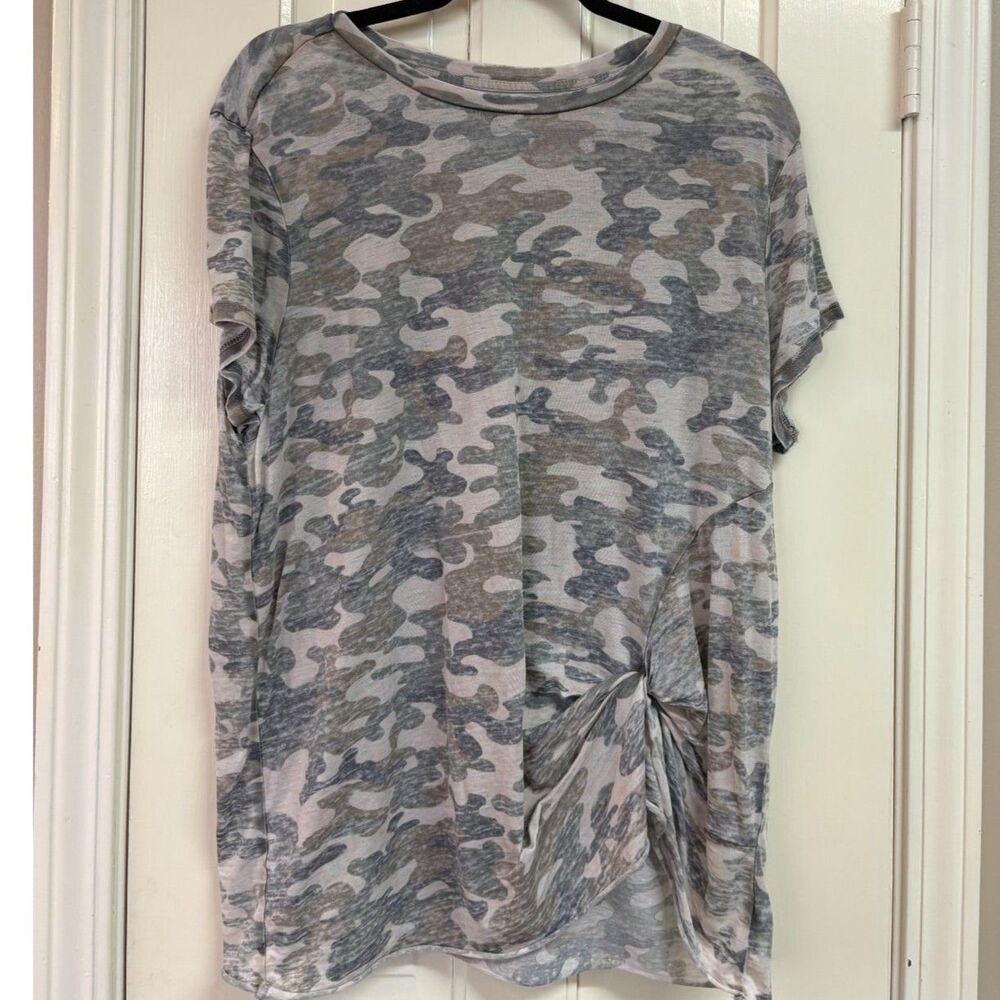 Vanilla Star Twist-Knot Camo Tee